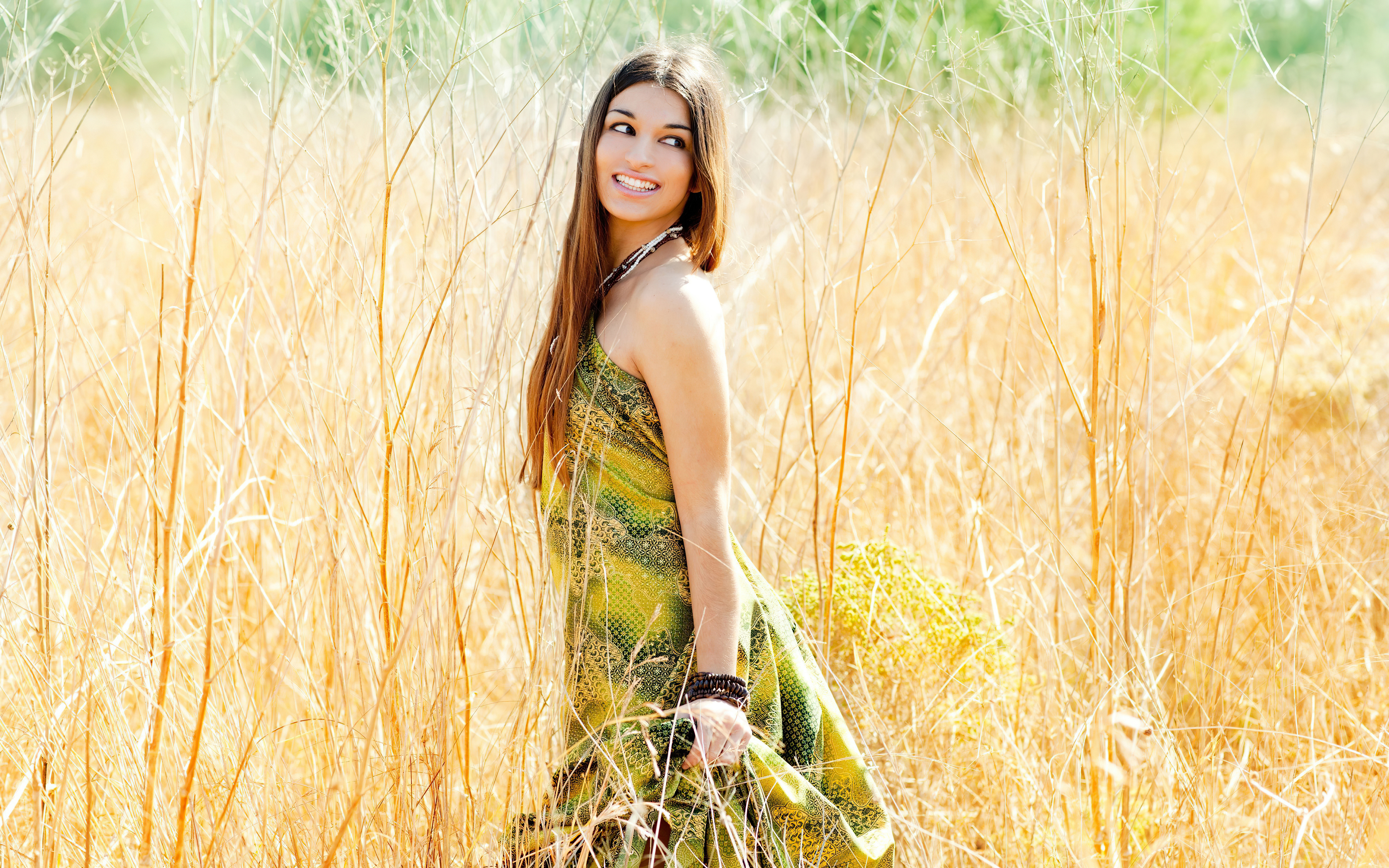 girl smiling summer of field 4k 1596916341