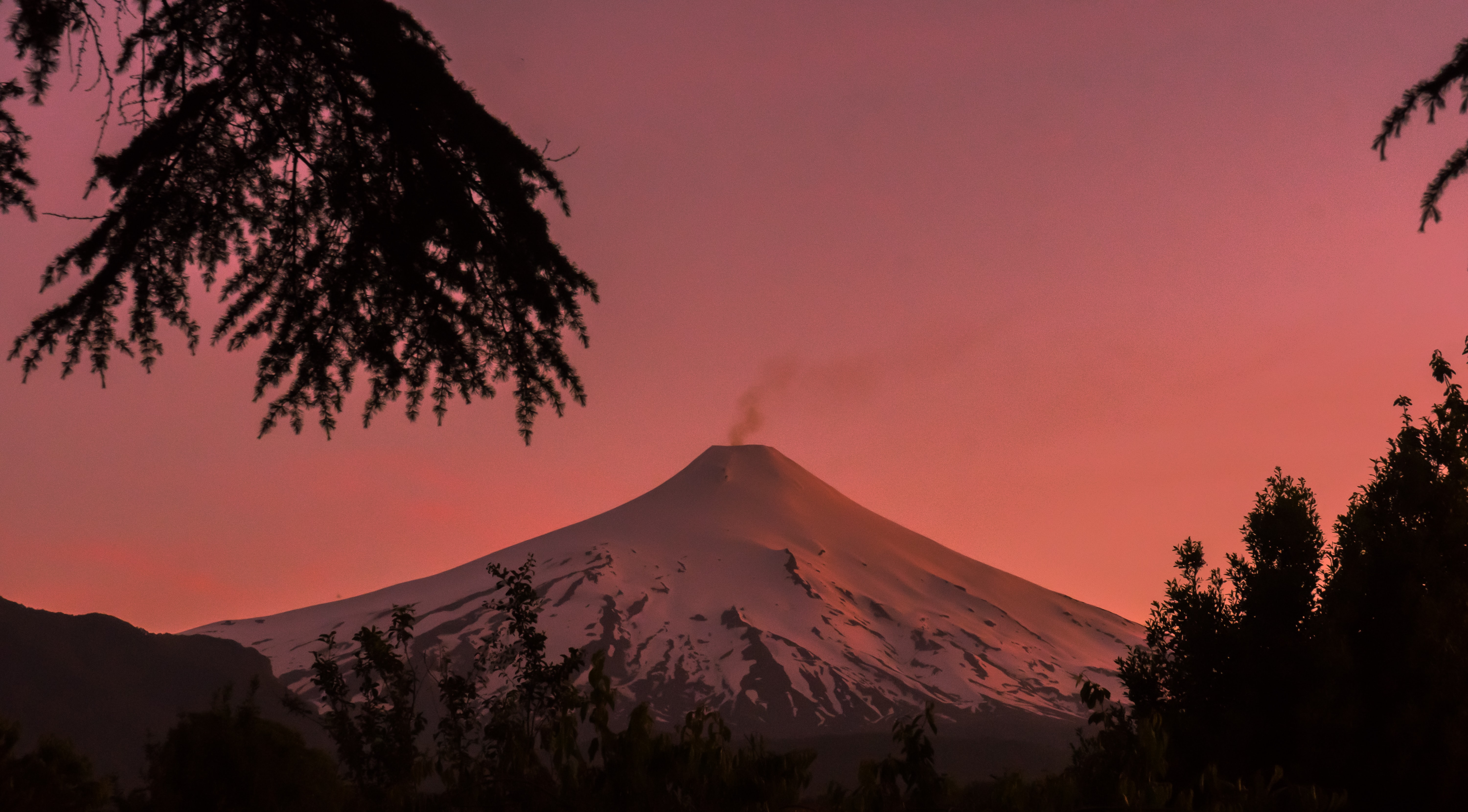 villarica volcano pucon chile coverd in snow 4k 1602504919