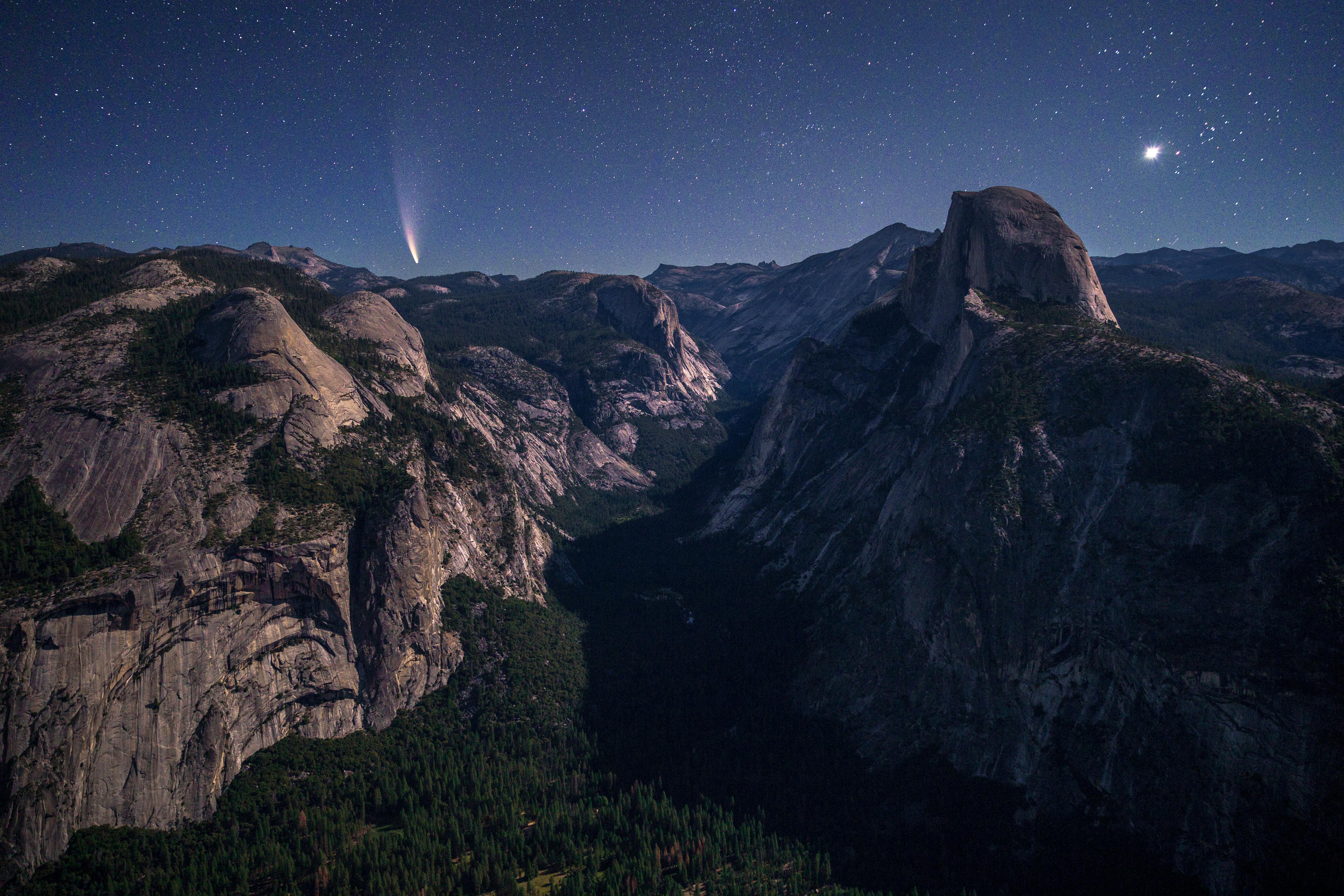 yosemite valley under moonlight 4k 1602533868