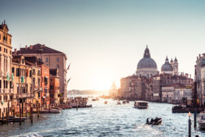 italy riverboat sunrises and sunsets grand canal 4k 1608983164