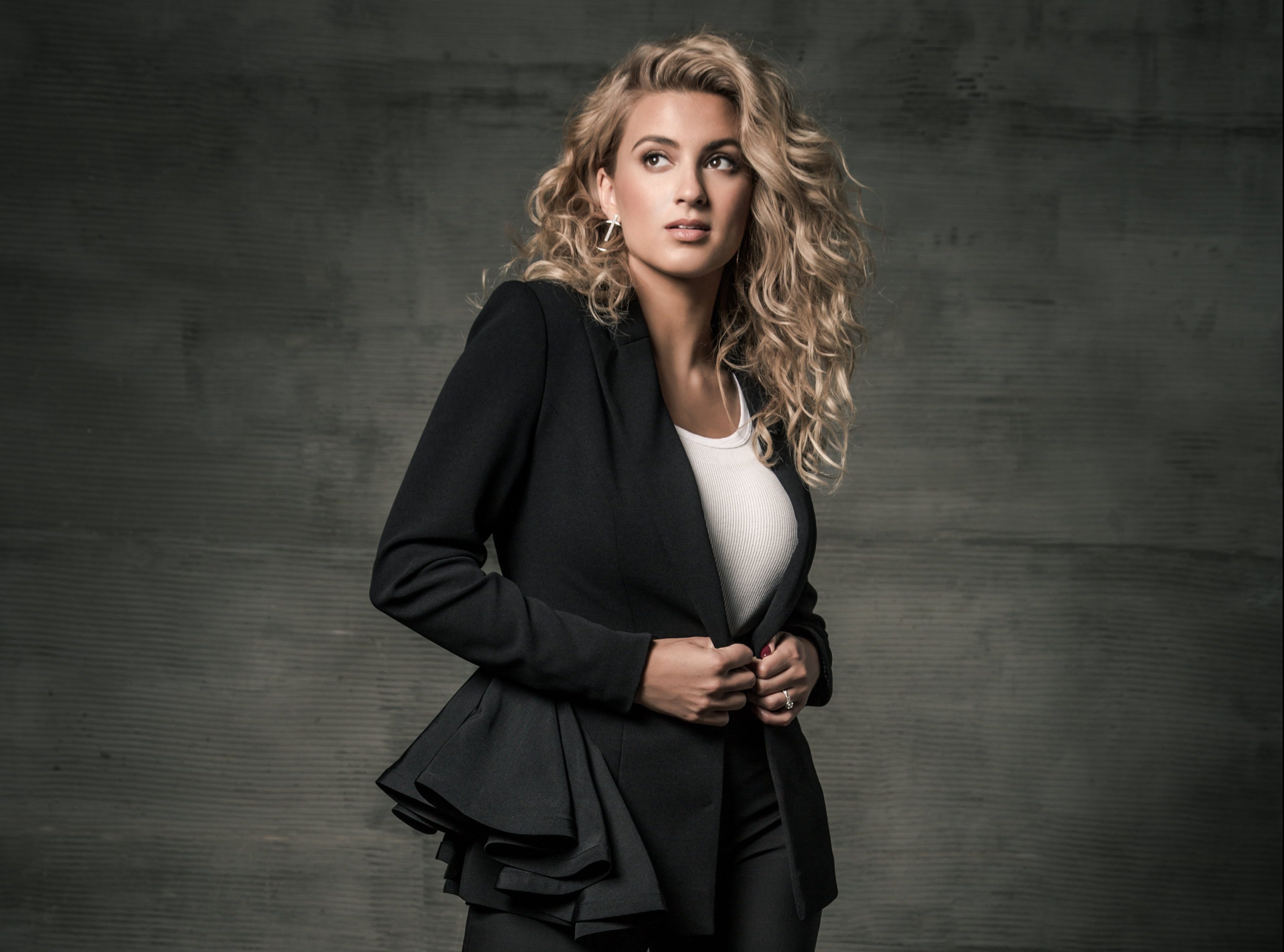 tori kelly 4k 1607679943 1