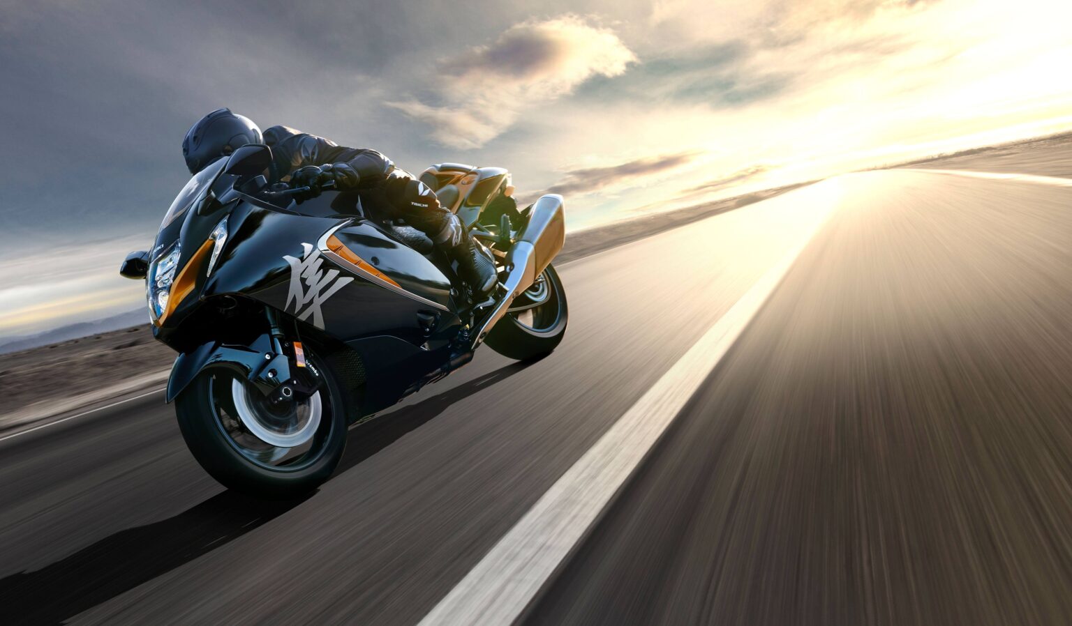  2022  Suzuki Hayabusa On Track 4k 