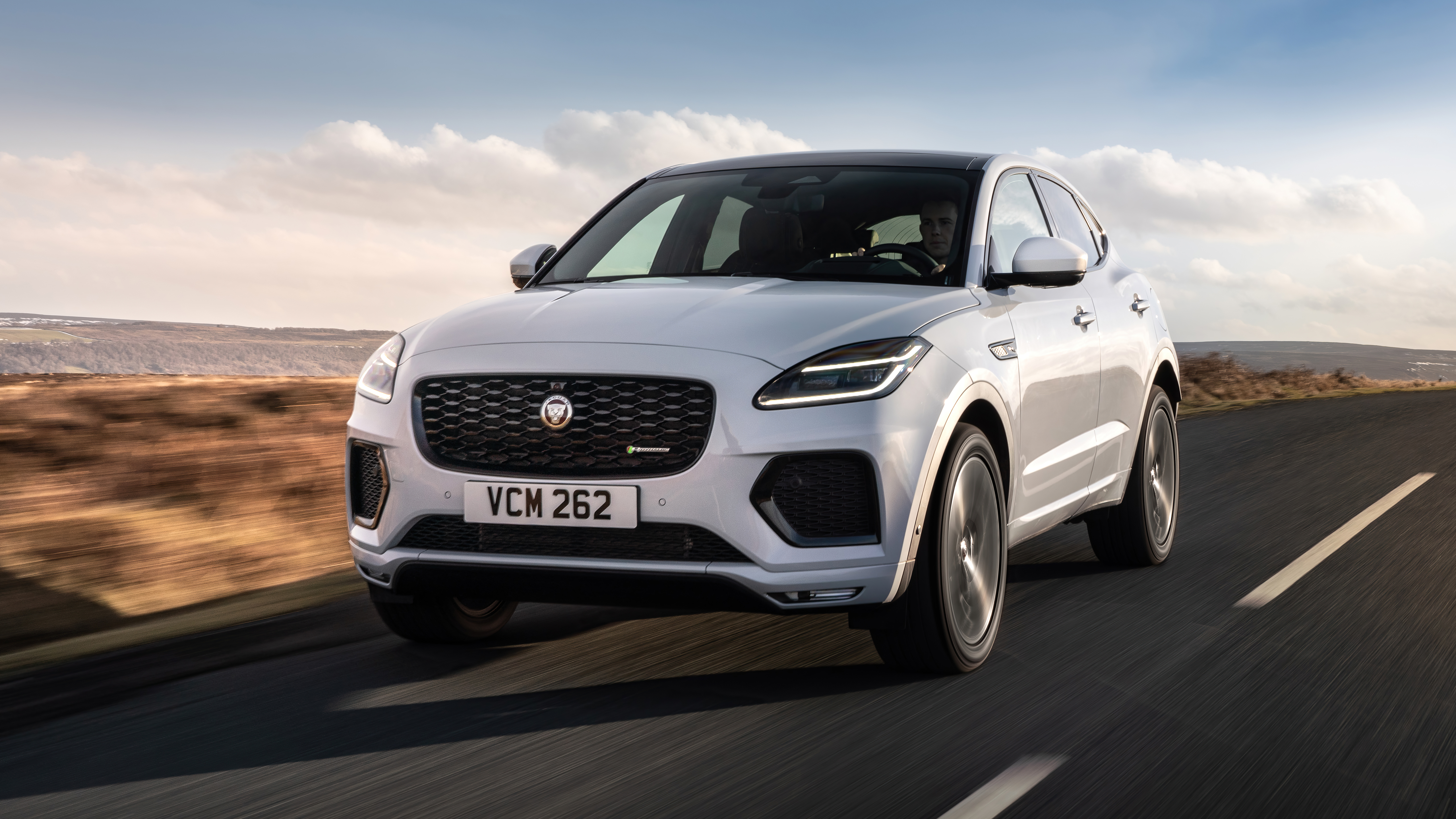 jaguar e pace r dynamic p300 4k 1618922854