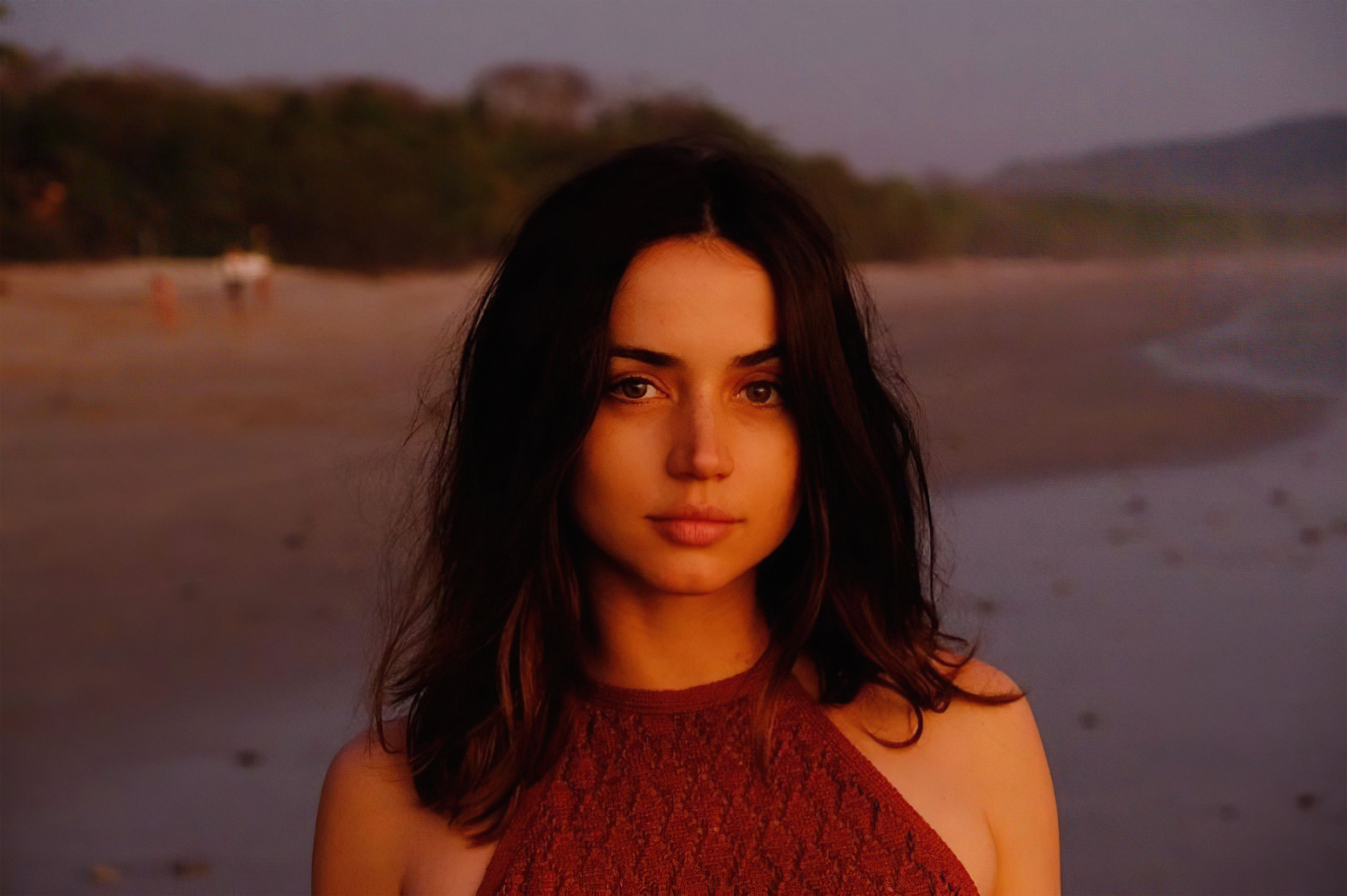 ana de armas beach 4k 1629935602