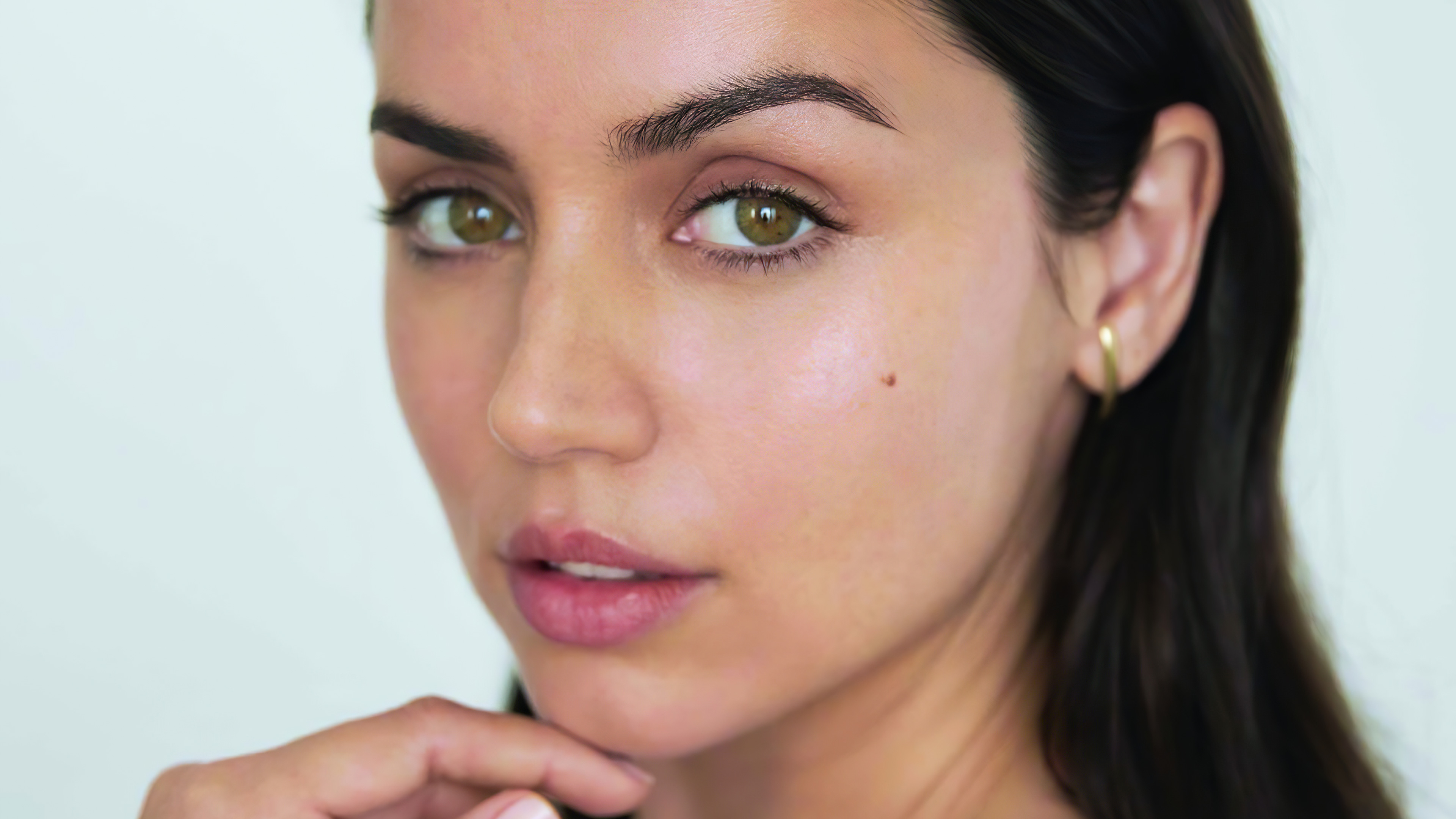 ana de armas la mer cosmetic 4k 1629861458