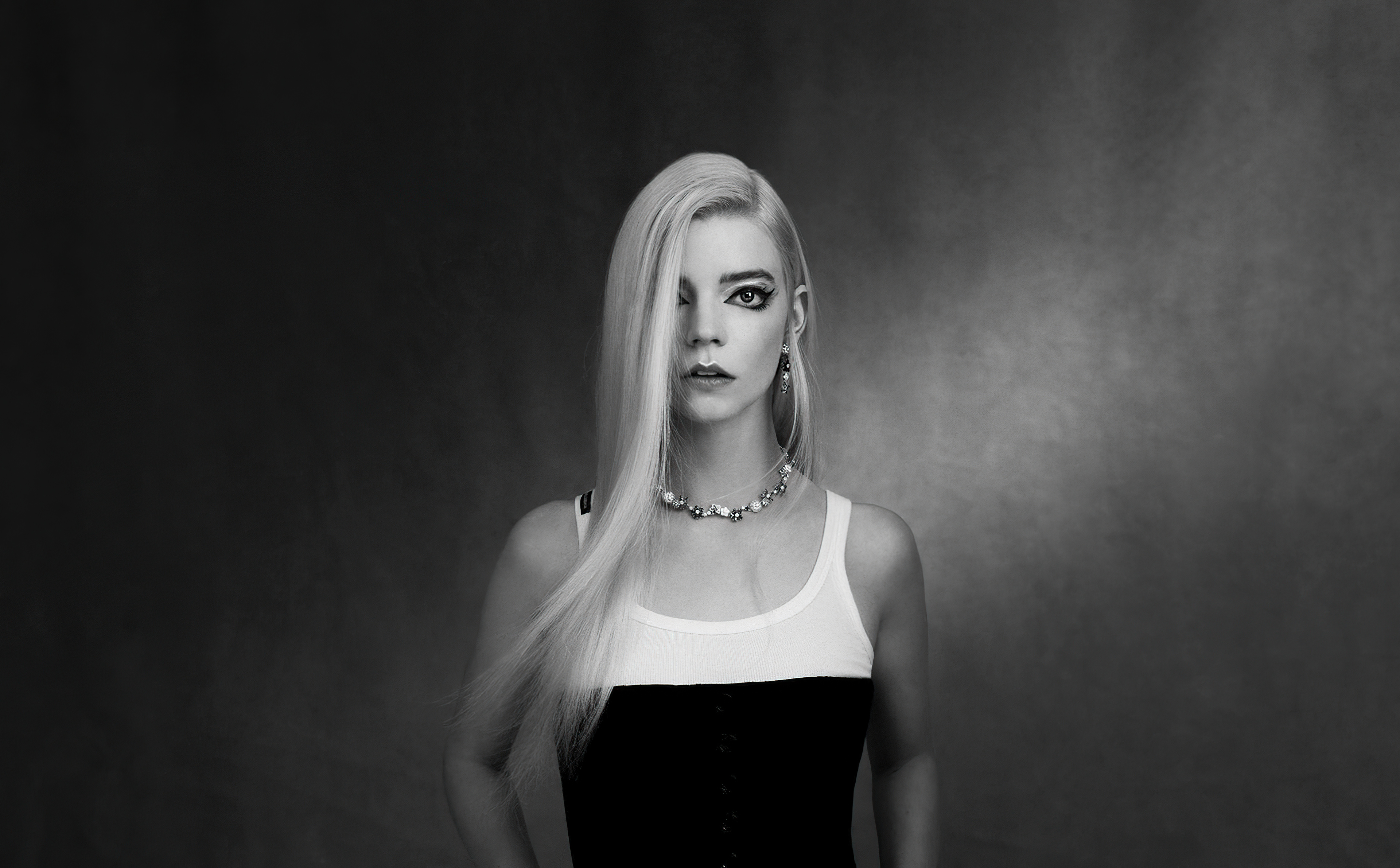 anya taylor joy monochrome 4k 1629944575