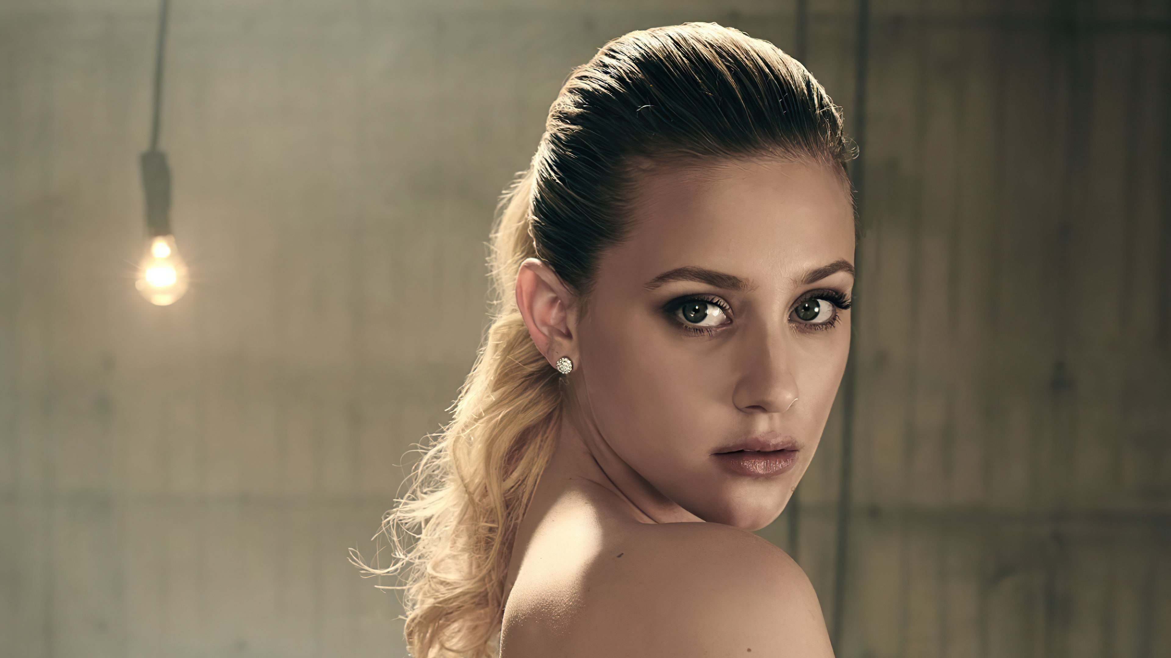 lili reinhart 2022 new 4k 1630020331