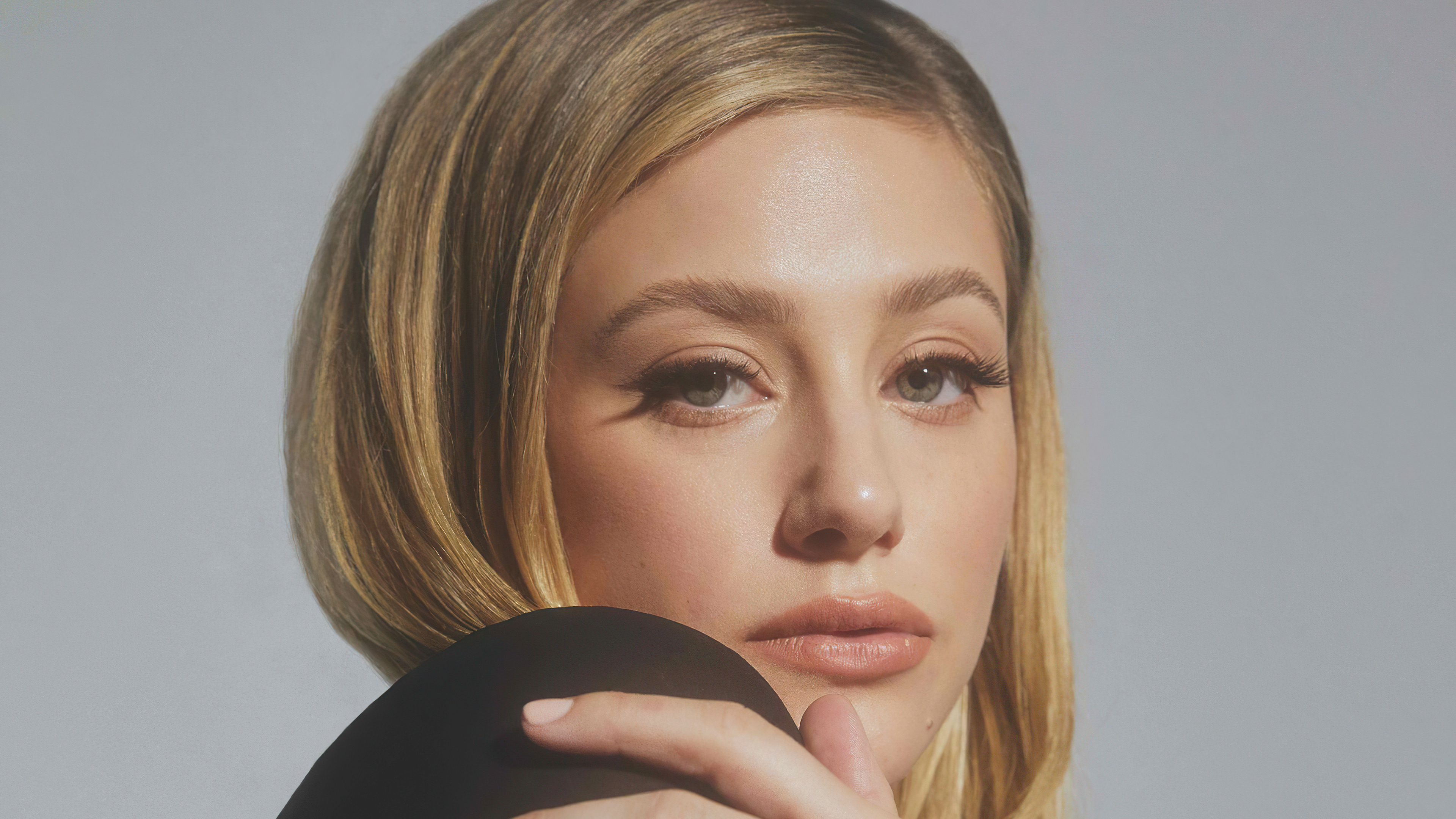 lili reinhart lofficiel usa photoshoot 2022 4k 1630066224