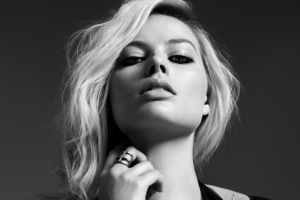 margot robbie monochrome 4k 1629935602