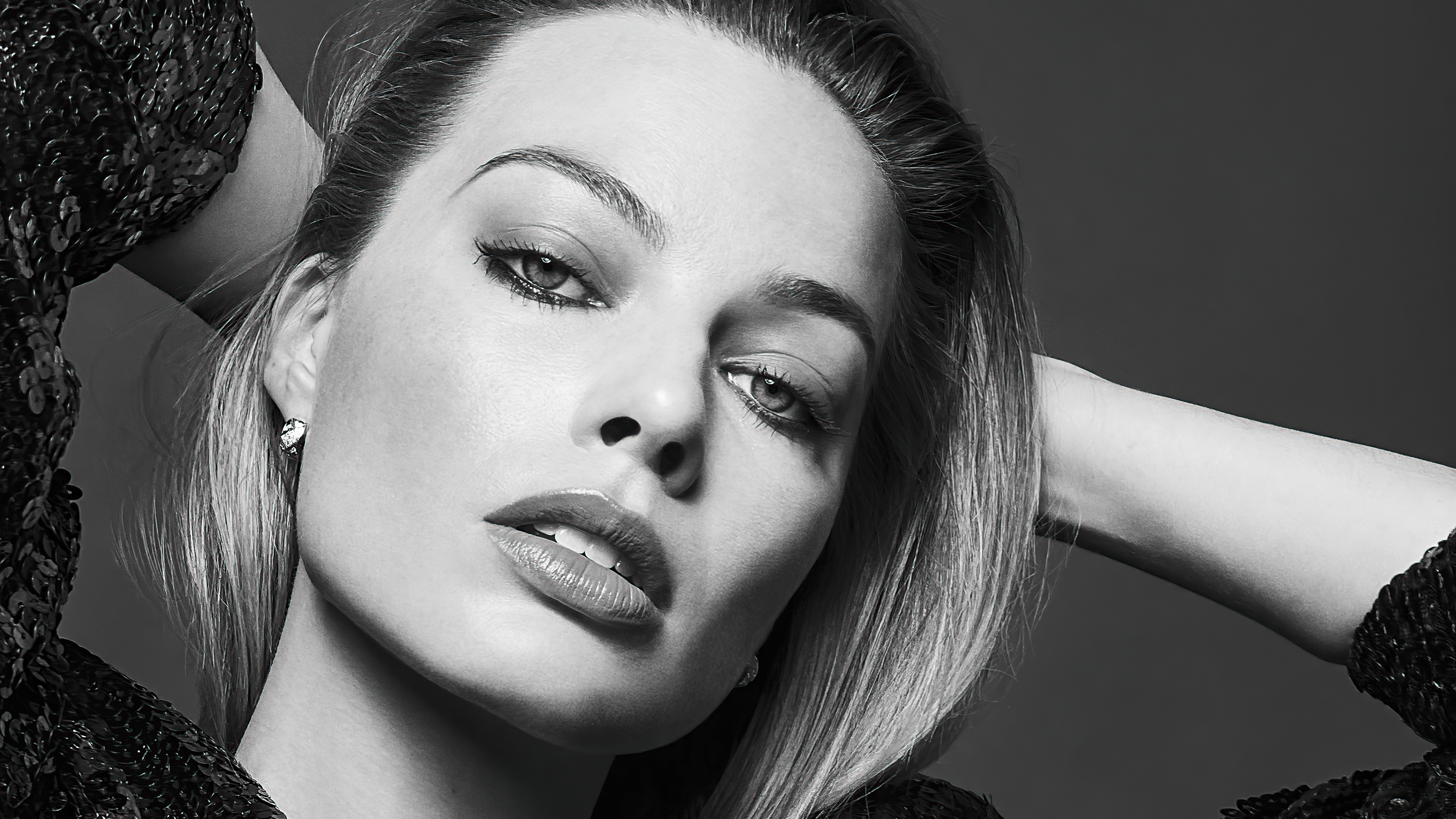 margot robbie v magazine monochrome 4k 1629858104