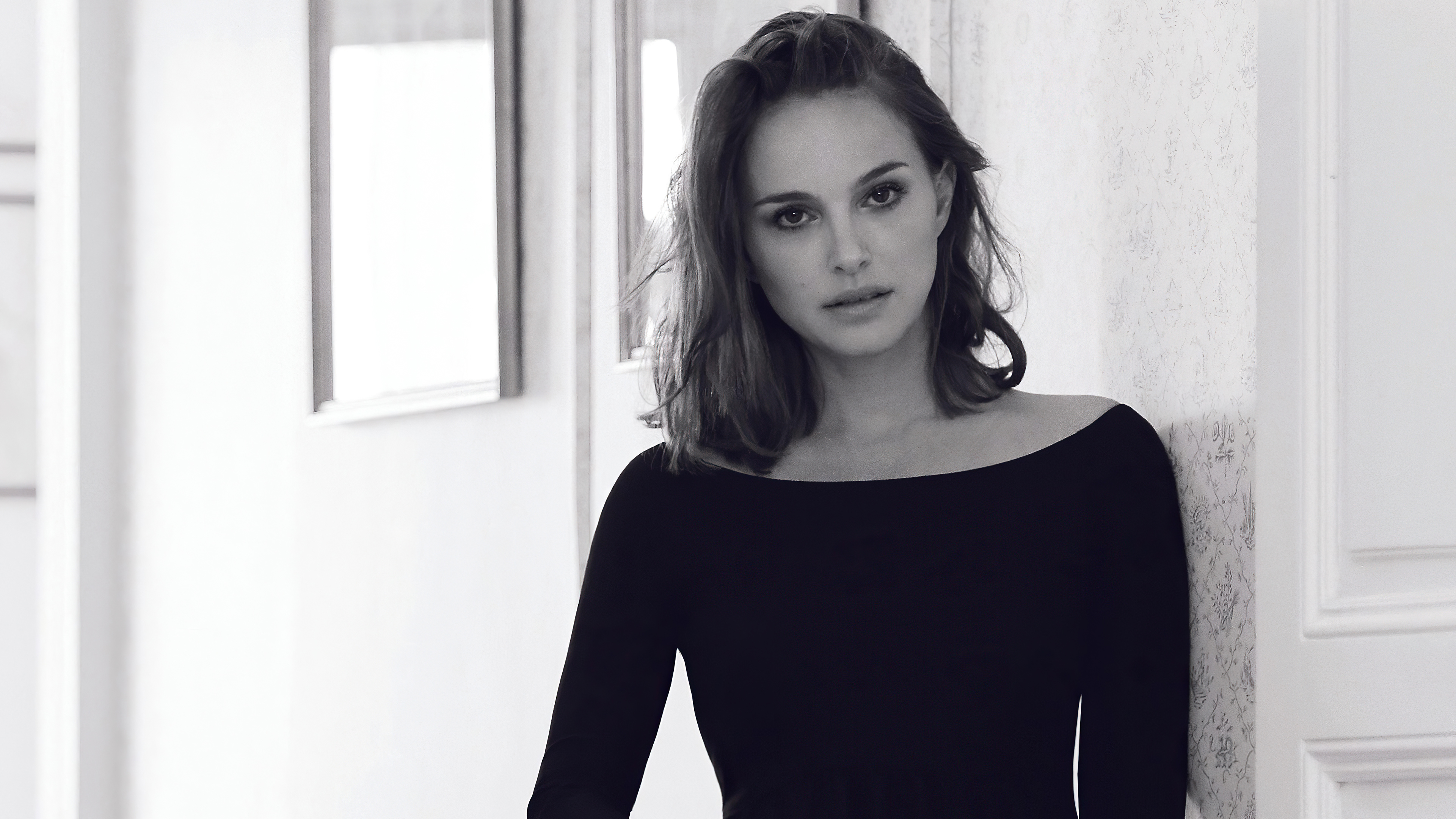 natalie portman monochrome 4k 1629936622