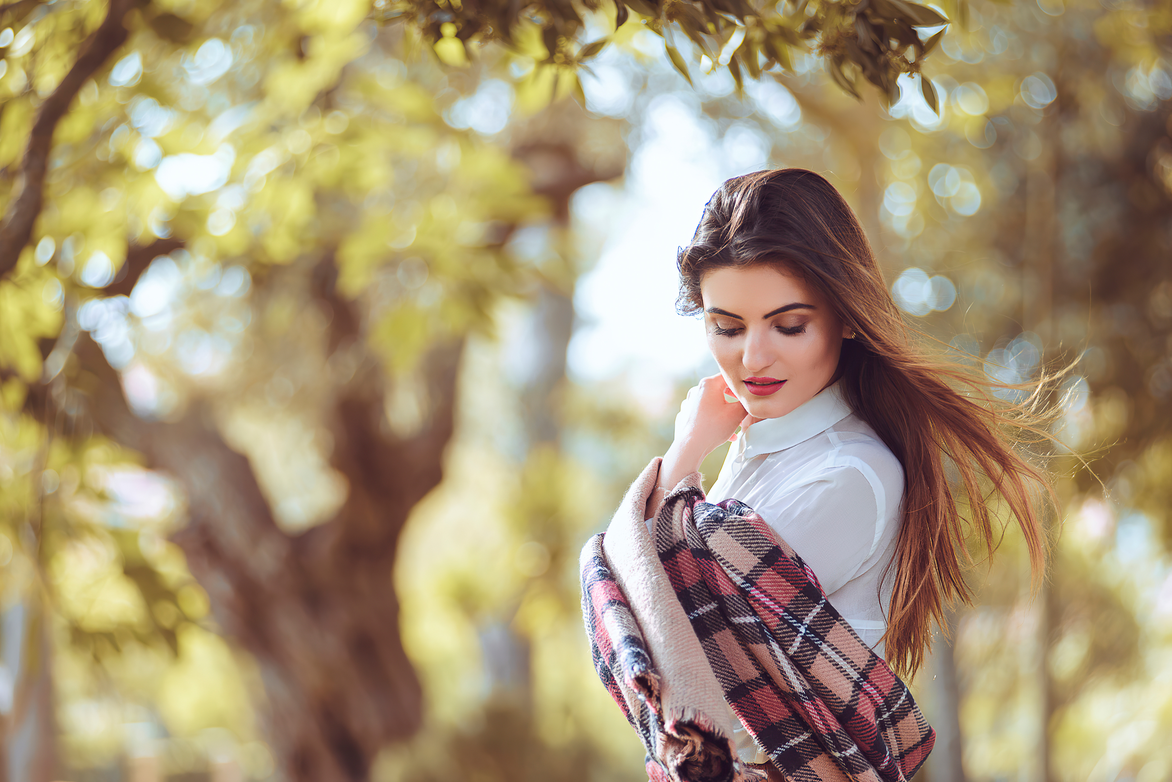 redhead girl looking down in depth of field 4k 1629237275