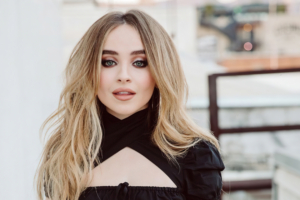 sabrina carpenter 2022 4k model 1630063838