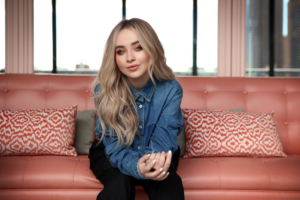 sabrina carpenter sydney portrait shoot 2022 4k 1630062261 1