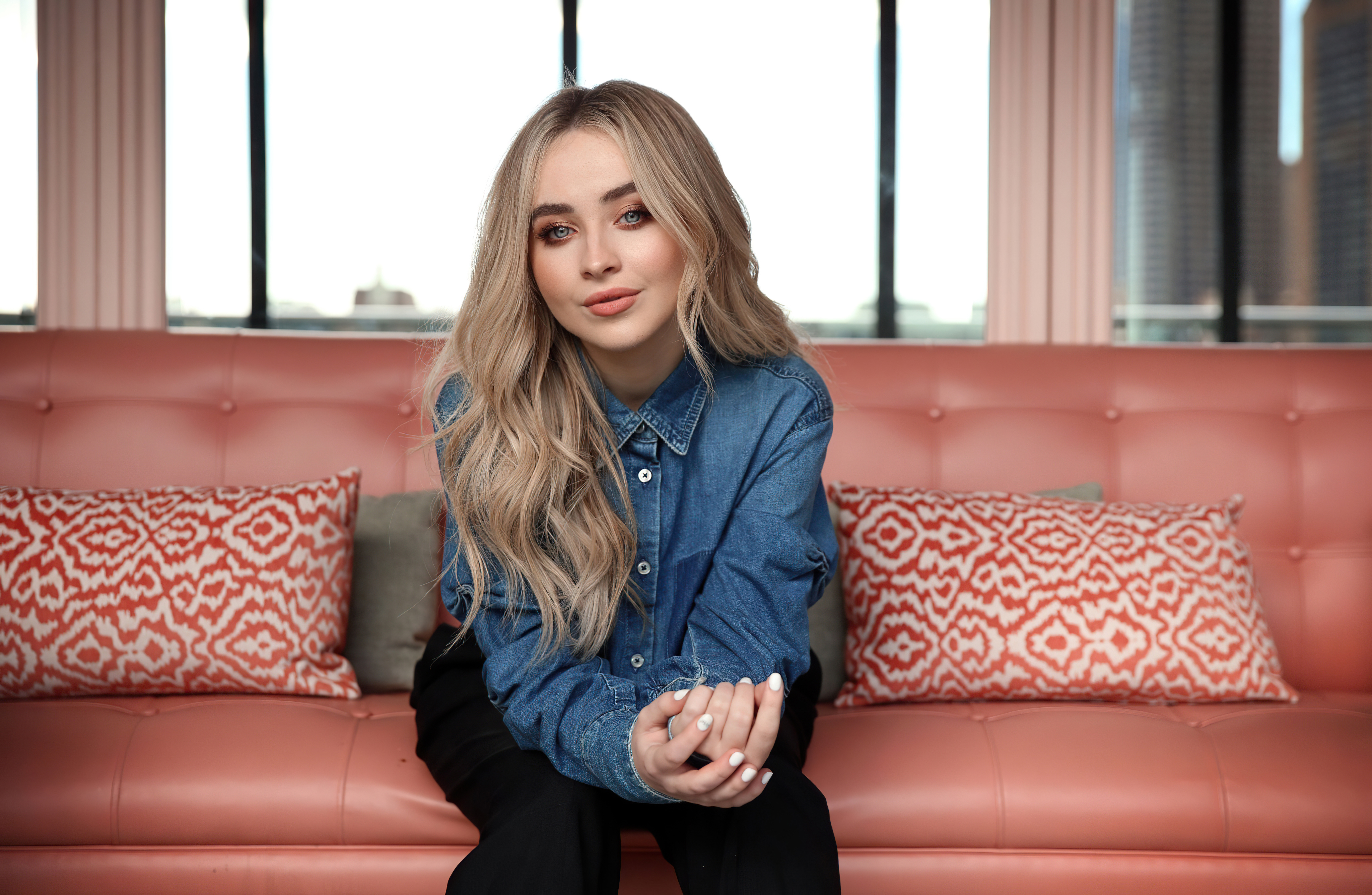 sabrina carpenter sydney portrait shoot 2022 4k 1630062261 1