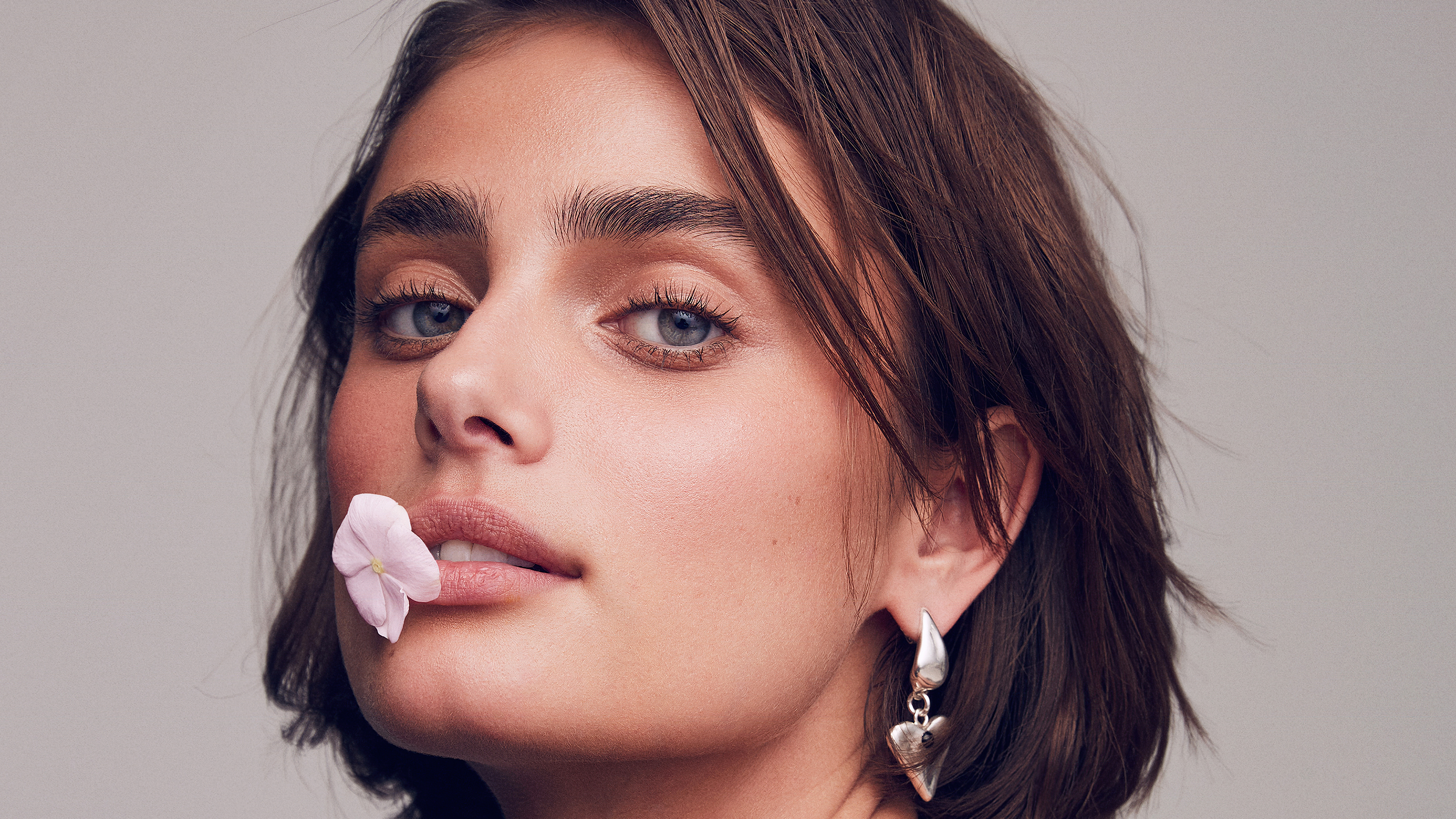 Wallpaper 4k Taylor Hill Photoshoot By Marian Sell 21 4k Wallpaper