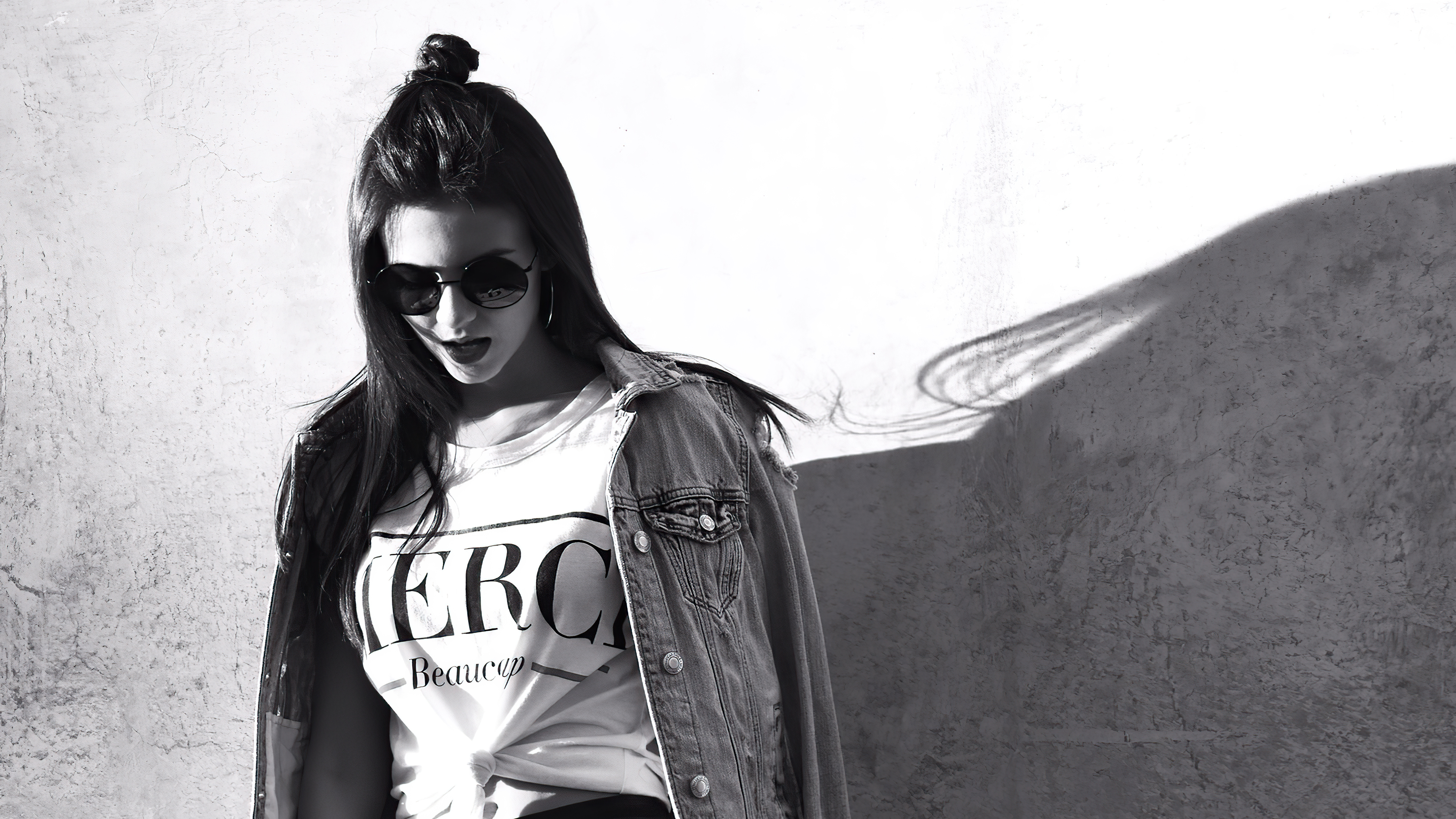 victoria justice with shades monochrome 4k 1629858638