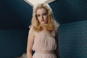 julia garner w magazine 4k 1634182789