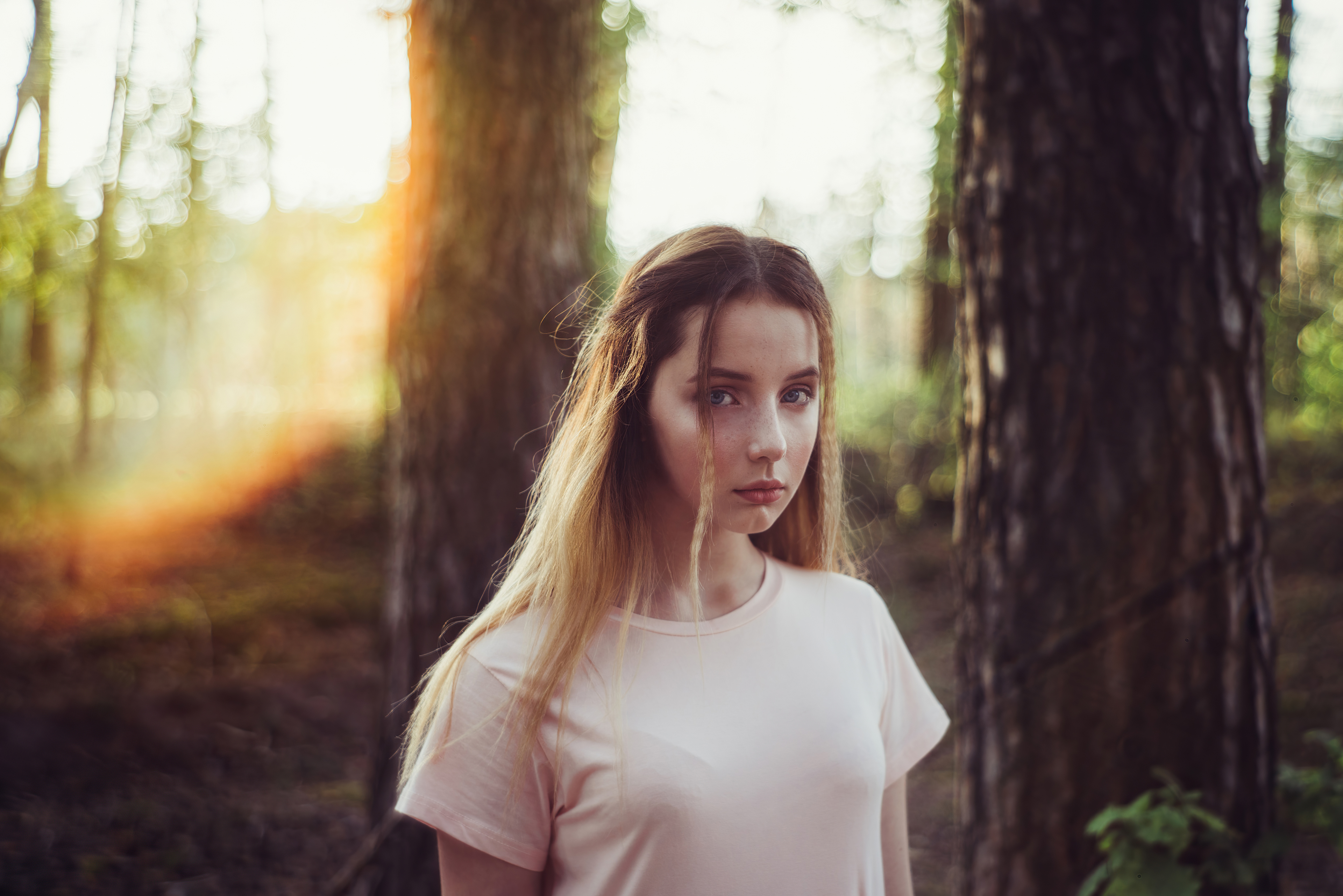 girl evening forest shoot 4k 1639250378