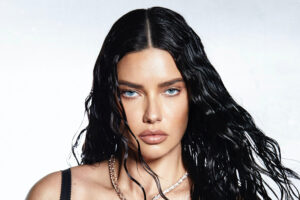 adriana lima l officiel italia 4k 1647571193