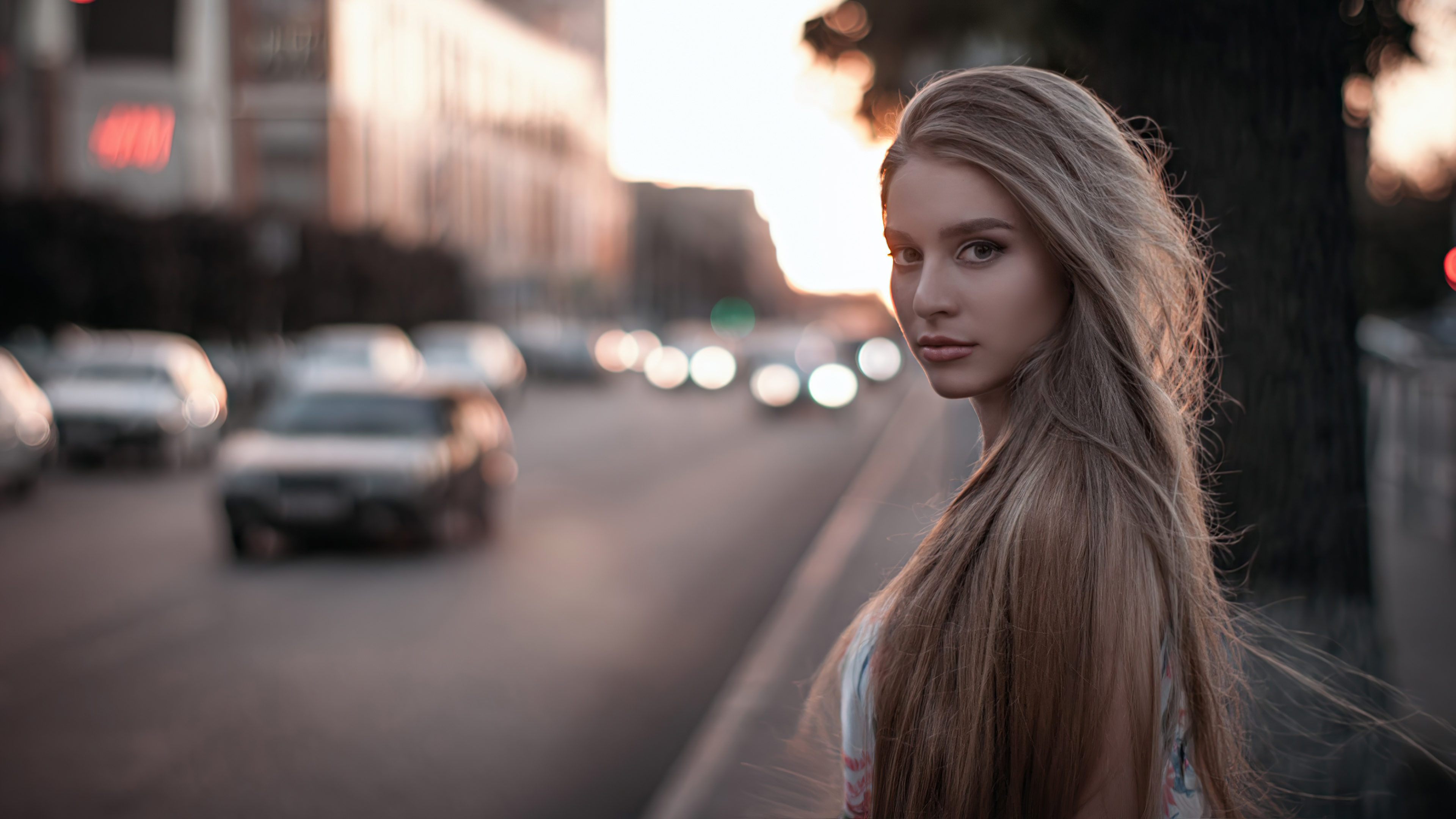 blonde long hair depth of field 4k 1653333686