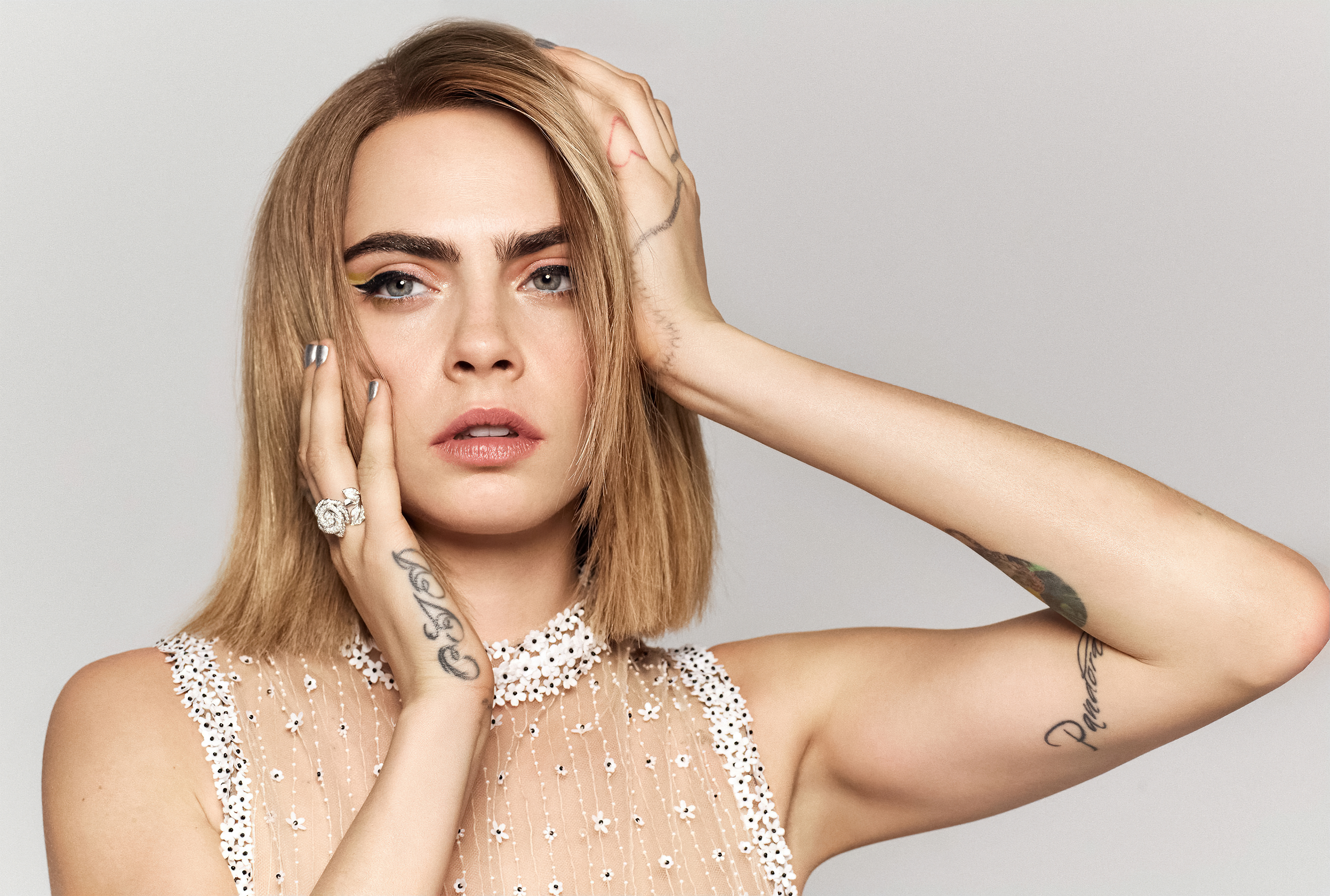 cara delevingne harpers bazaar uk 2022 4k 1653332649