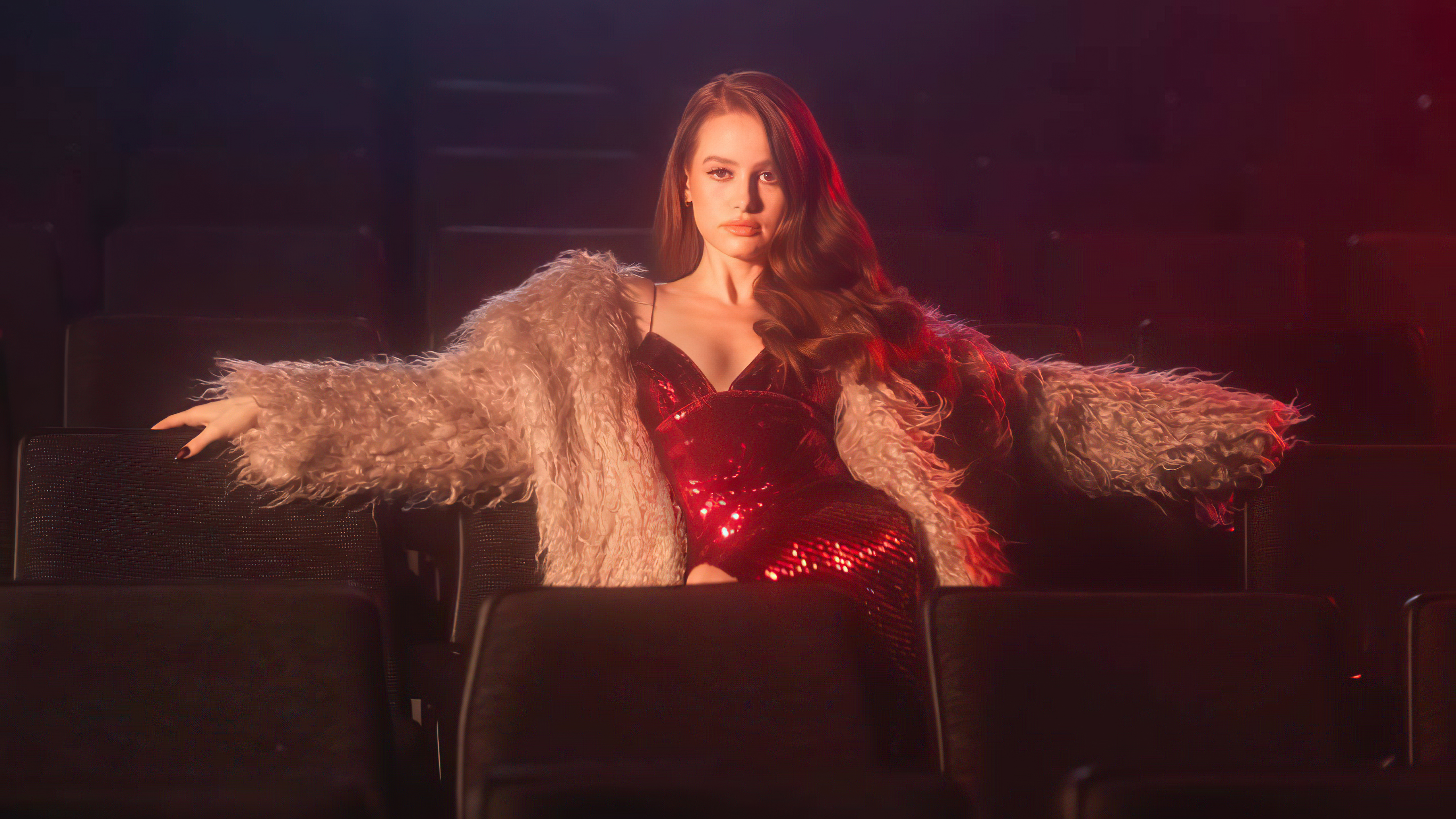 madelaine petsch schon magazine 4k 1653332596