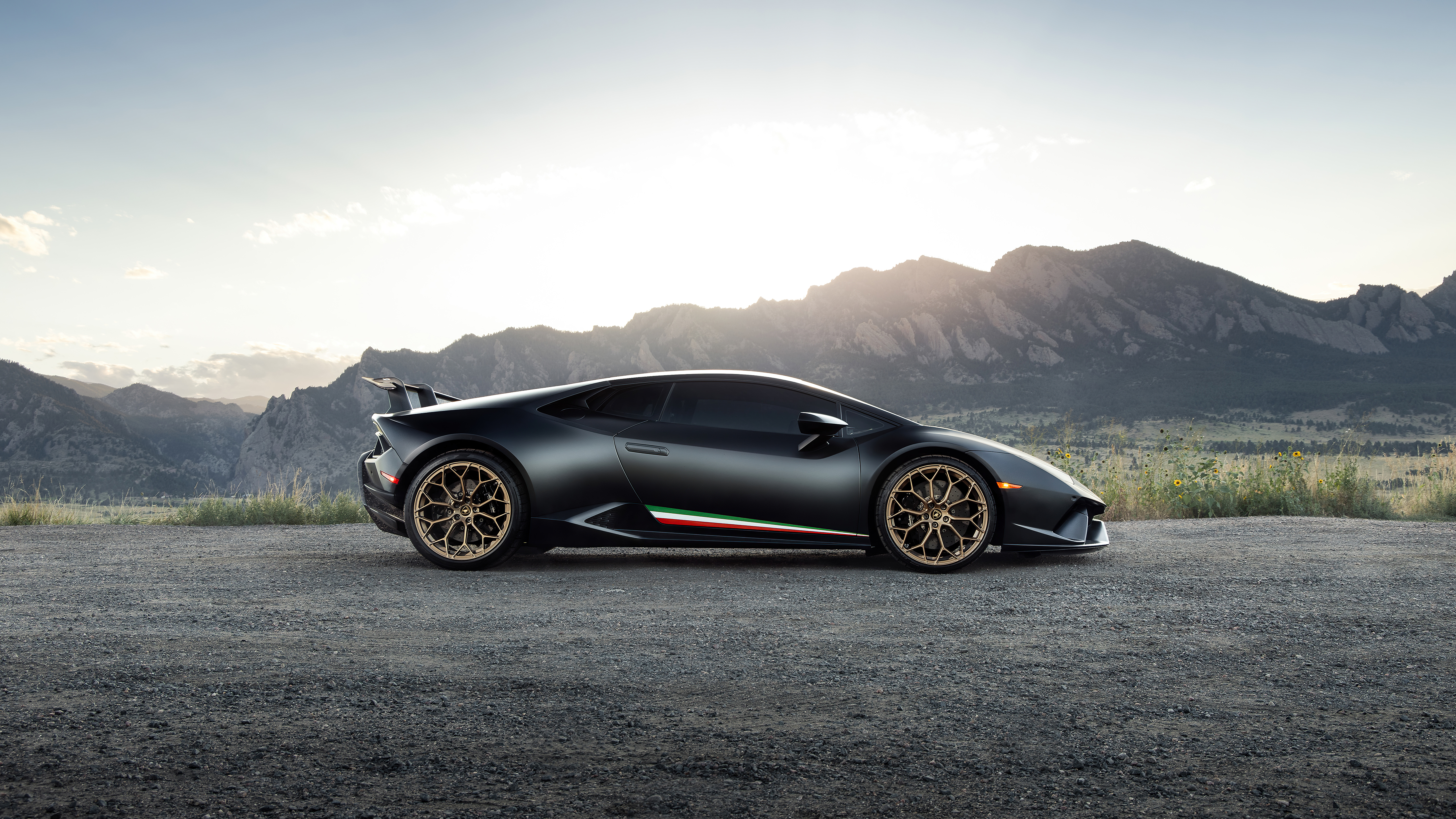 lamborghini huracan performante side view 4k 1660678430