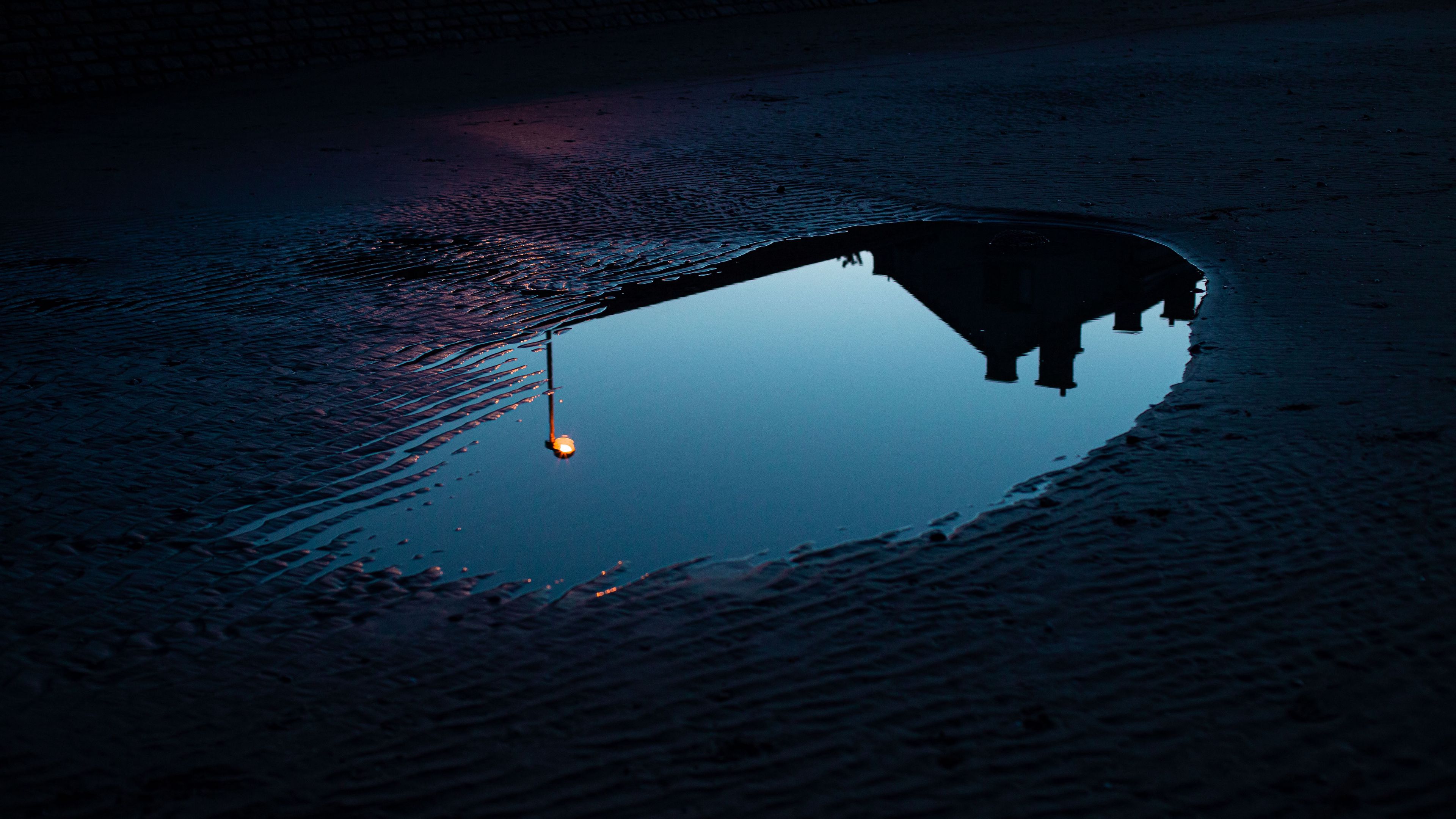 puddle reflection dark lantern 4k walpaper 1692028754