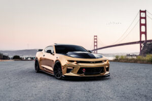 camaro ss in golden gate bridge 4k 1697749337