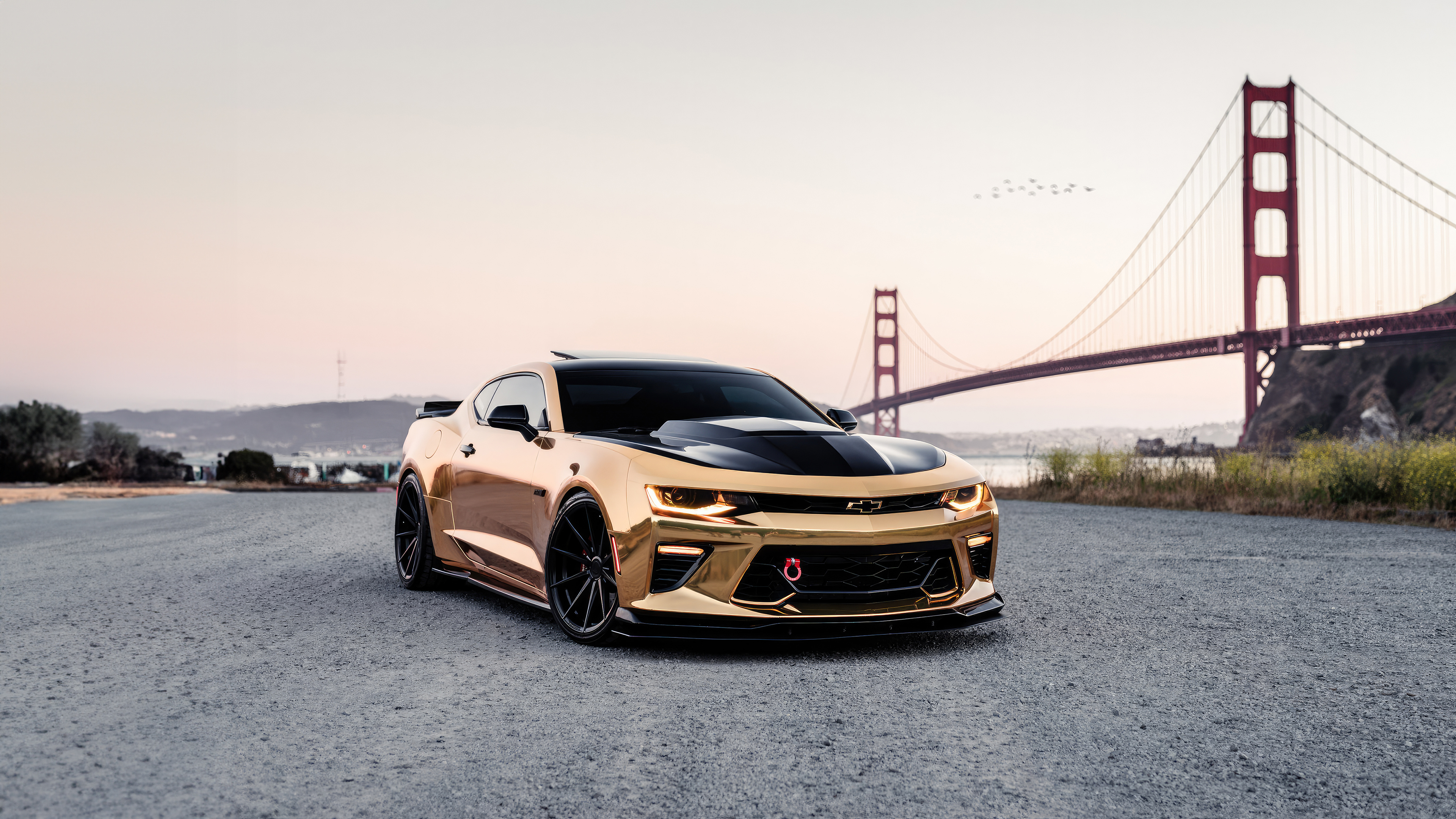 camaro ss in golden gate bridge 4k 1697749337