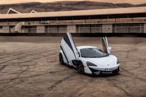 white mclaren 570s 1697900206