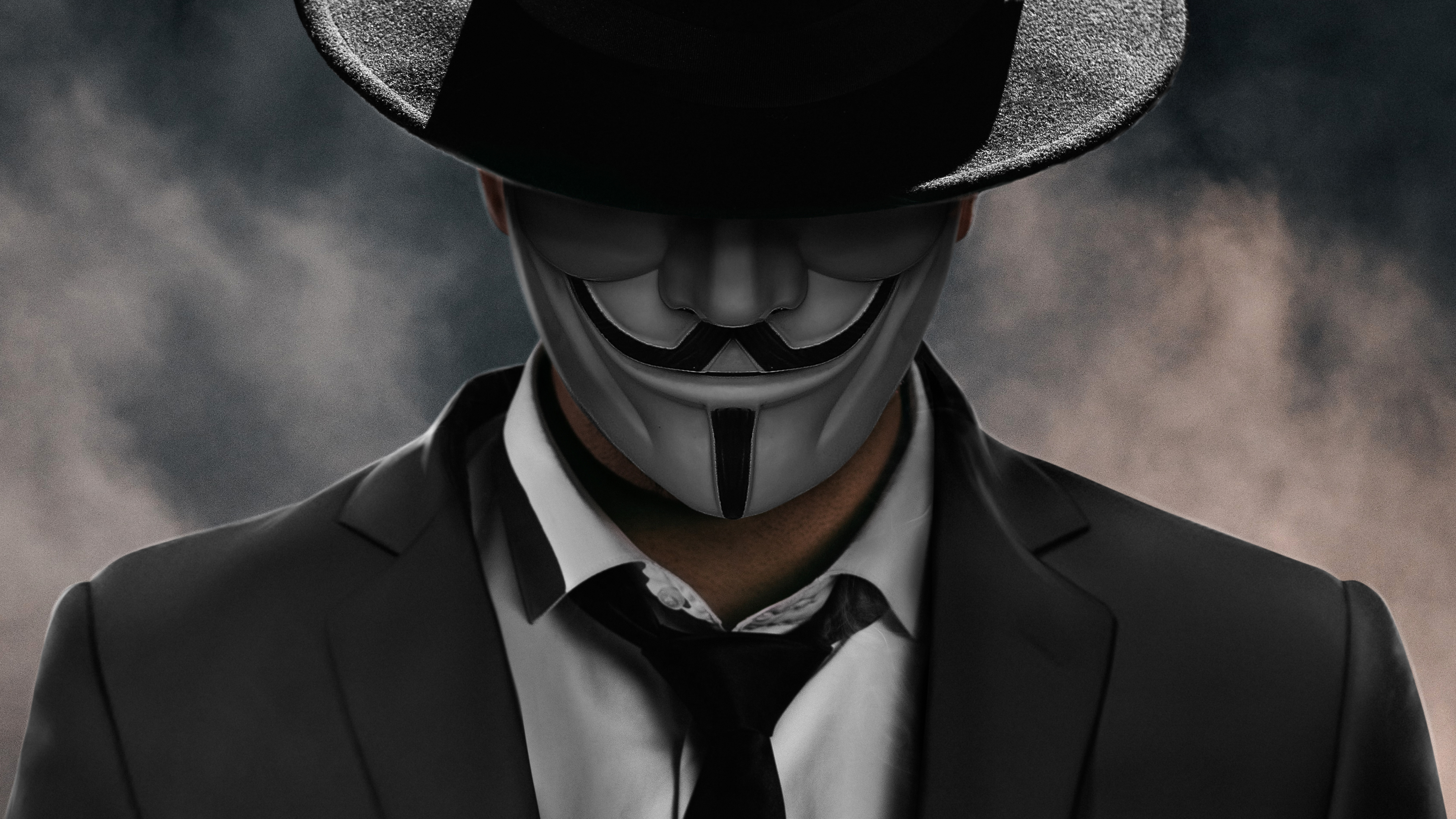 anonymus man in suit x4.jpg