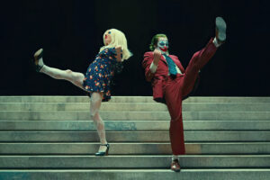 joker folie a deux stair dance 2v.jpg